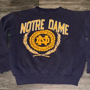 Vintage 1980s Notrw dame sweatshirt medium cut neck collar